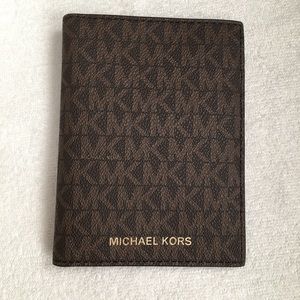 New - Michael Kors Bedford Travel Passport Wallet - NWOT